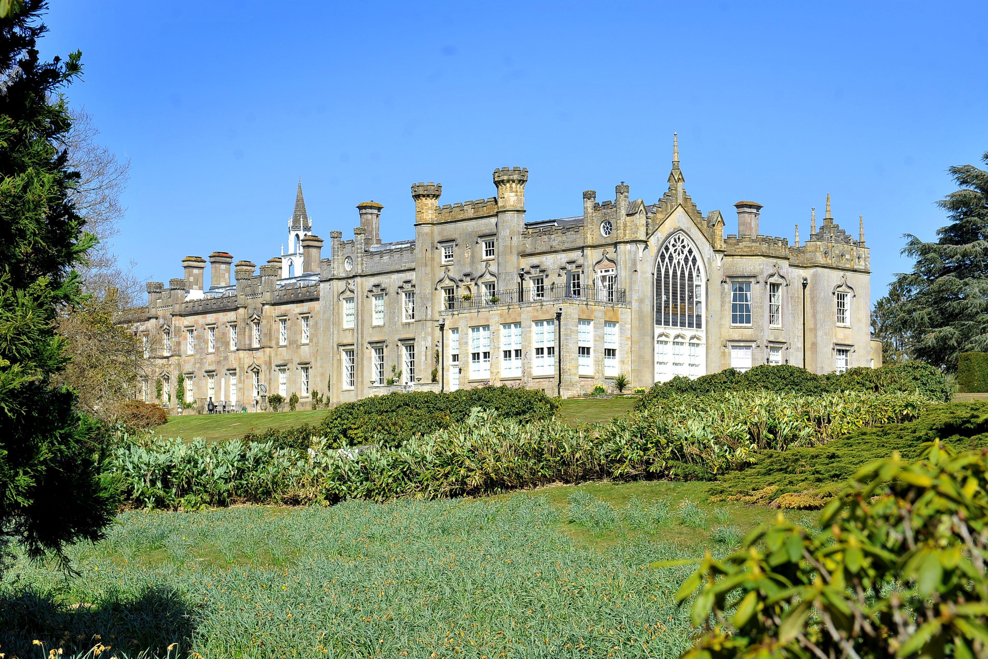 Spring time views at Sheffield Park and Garden near Haywards Heath. Pic S Robards SR2104241 SUS-210424-132401001