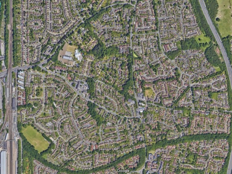 Pound Hill saw the average price drop to £349,576 down by 3.7% on the year to September 2019. Overall, 198 houses changed hands here between October 2019 and September 2020, a drop of -30%.