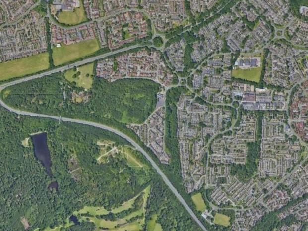 Broadfield West saw the average price drop to £238,682 down by 6.3% on the year to September 2019. Overall, 51 houses changed hands here between October 2019 and September 2020, a drop of -28%.