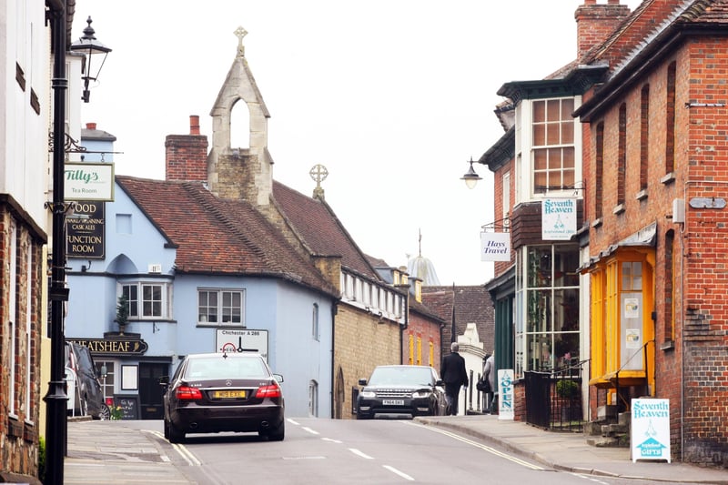 In Midhurst & Cocking prices fell to £414,726, down by -7.5% on the year to September 2019.