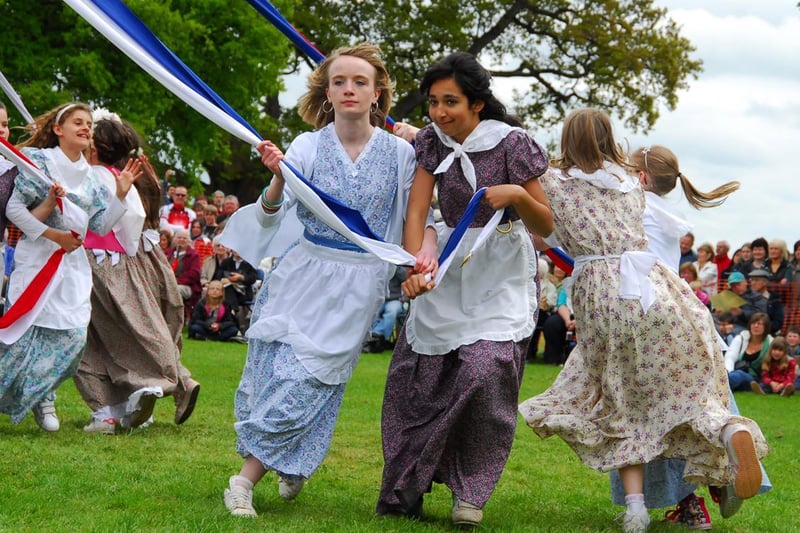 Ickwell May Day 2009