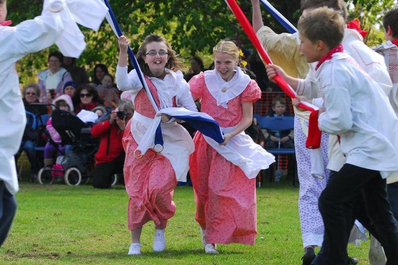 Ickwell May Day 2010