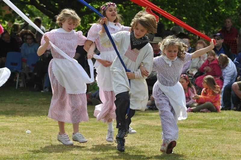 Ickwell May Day 2011
