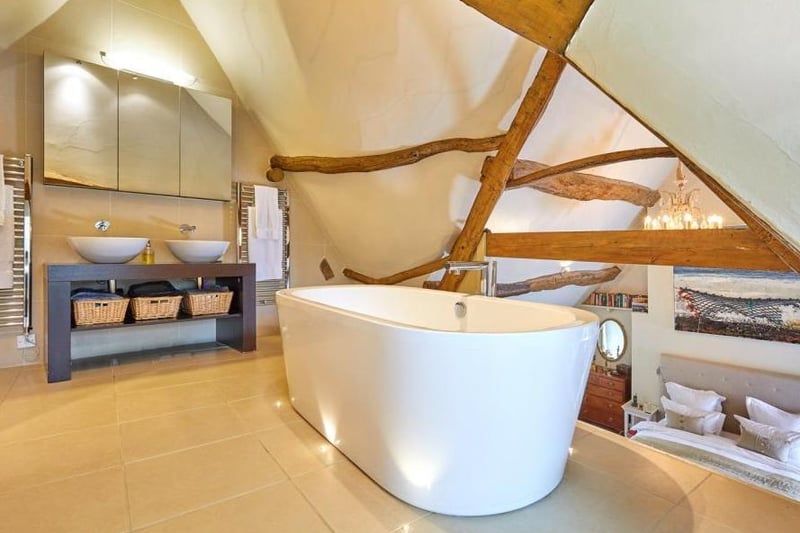 Bathroom at the Manor House in Sibford Gower (Image from Rightmove)