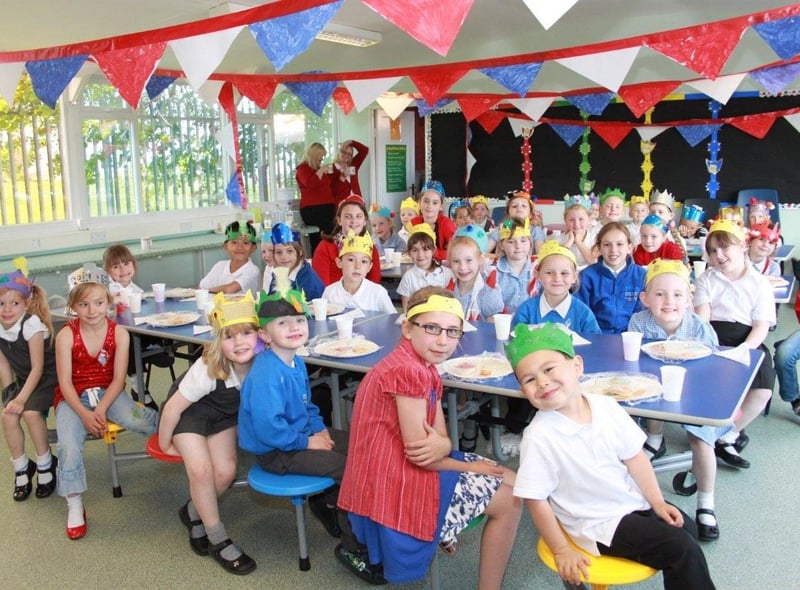 Hogsthorpe Primary School pupils wore red, white
and blue and baked cakes to celebrate the wedding.