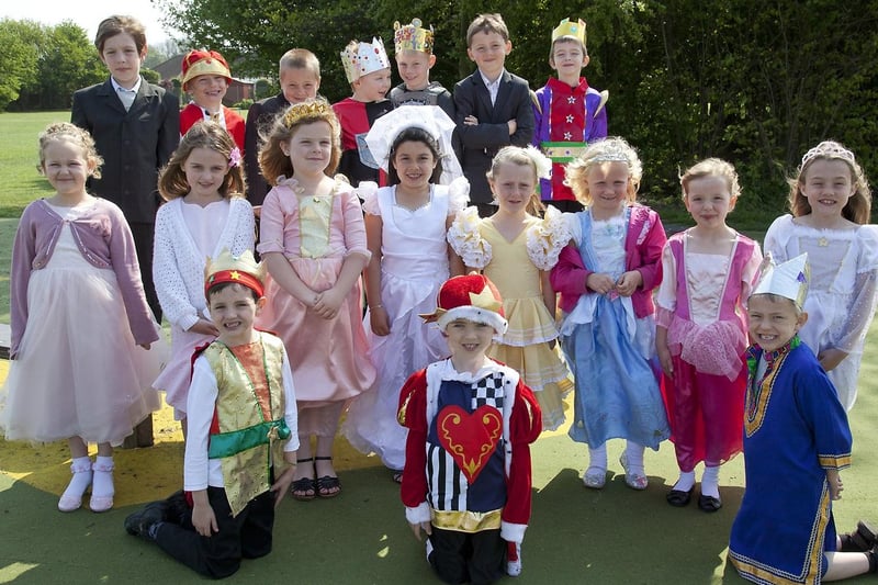 Children at the Richmond School, dressed as kings and queens.
