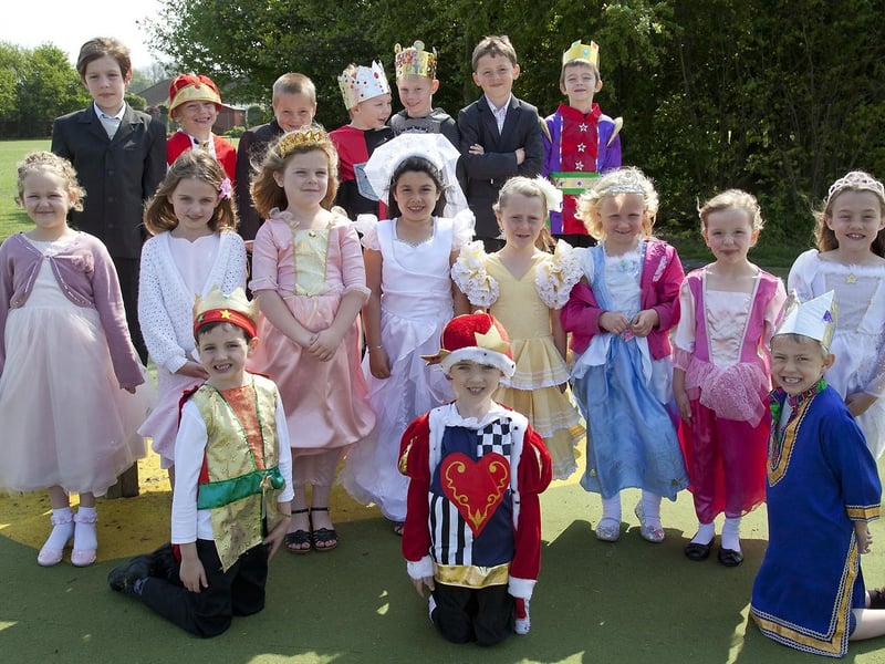 Children at the Richmond School, dressed as kings and queens.