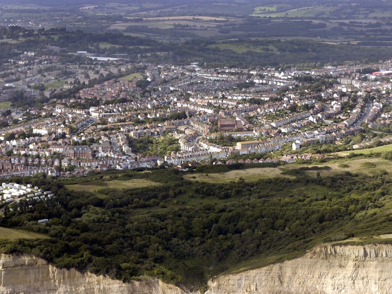 Aerial photo taken 2005: Hastings.
View towards Clive Vale. SUS-210503-144746001