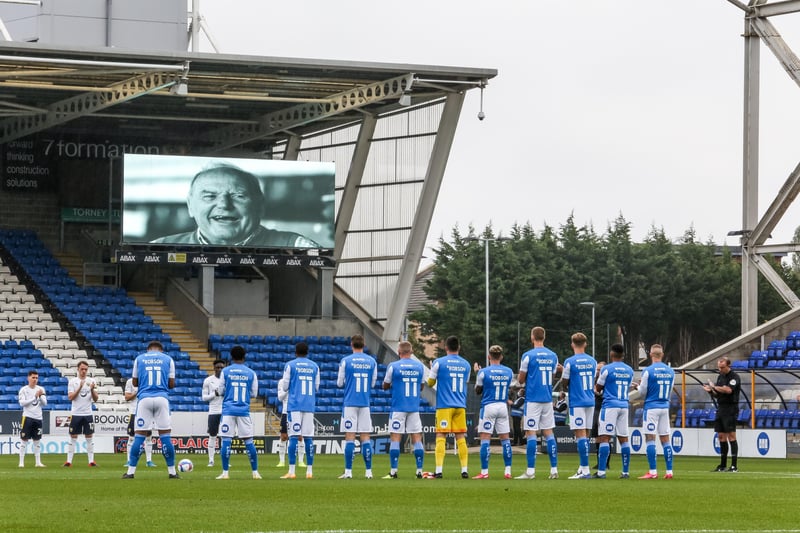 Posh lost record appearance maker the great Tommy Robson during the season. The players of Posh and Oxford are pictured paying their respects. All the Posh players wore 'Robson 11' shirts.