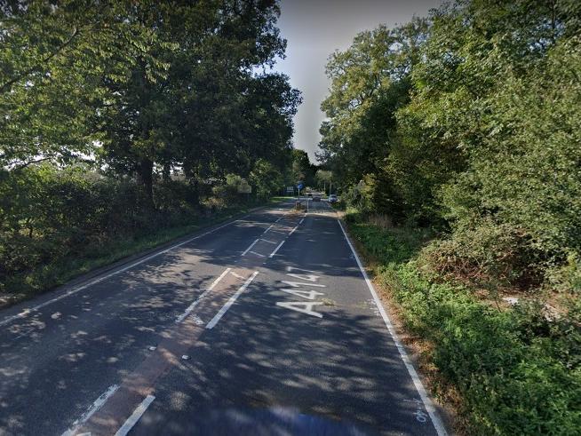 Westbound and Eastbound.
Speed Limit: 40mph.
Fixed speed camera sited just before Leverstock Green on the A4147 coming from St Albans. There is also one coming the other way towards St Albans from Leverstock Green.
