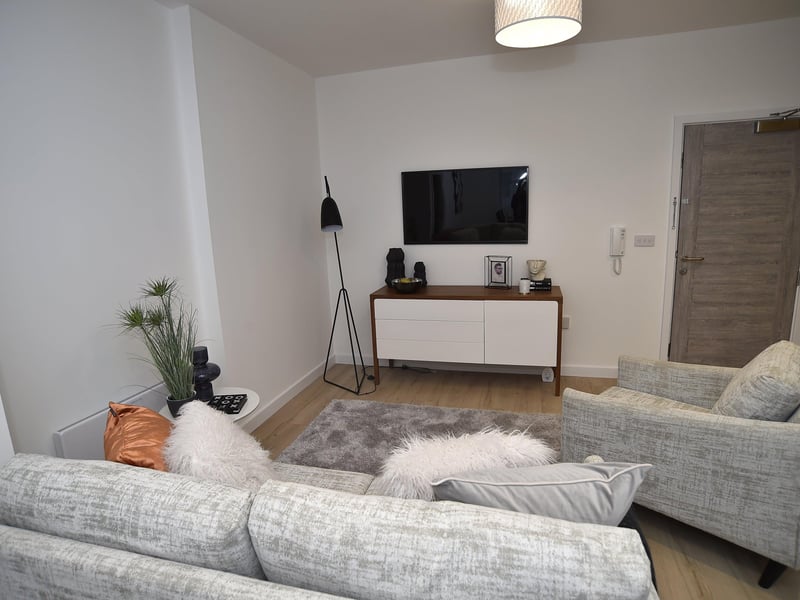 Bayard Plaza flat 2 EMN-210514-161359009