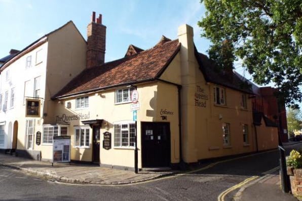 The Queens Head: Situated just a short walk from Aylesbury Waterside Theatre, the Queens Head is a hidden gem in central Aylesbury with great events and a really friendly atmosphere.