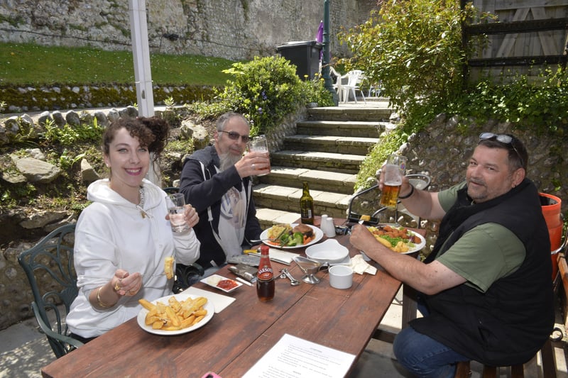 People in Eastbourne are enjoying themselves in pubs, restaurants and hotels after the easing of lockdown restrictions (Photo by Jon Rigby) SUS-210517-151501001