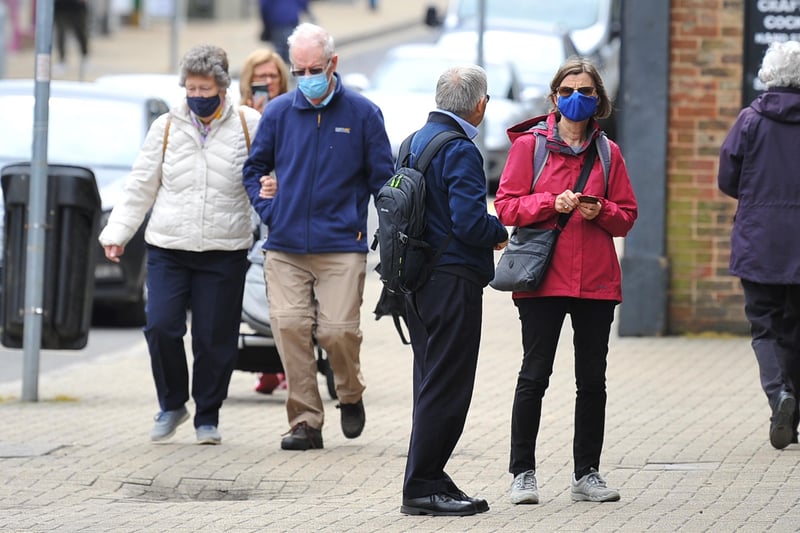 Many epople are remaining cautious and wearing their masks while visiting the shopping areas. Pic S Robards SR2105171 SUS-210517-165240001