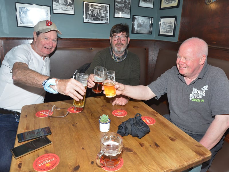 People enjoying being able to meet up inside pubs, cafes and restaurants again after the easing of lockdown restrictions on May 17. Photos taken in Hastings.
The Dolphin Inn SUS-210517-143412001