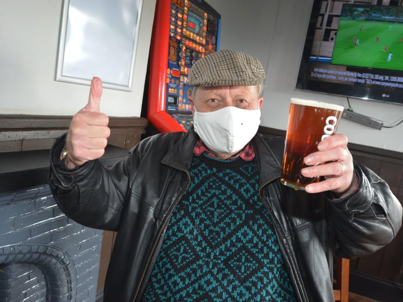 People enjoying being able to meet up inside pubs, cafes and restaurants again after the easing of lockdown restrictions on May 17. Photos taken in Hastings.
The London Trader SUS-210517-143505001