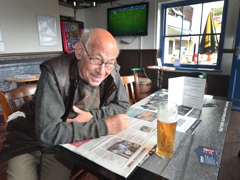 People enjoying being able to meet up inside pubs, cafes and restaurants again after the easing of lockdown restrictions on May 17. Photos taken in Hastings.
The London Trader SUS-210517-143612001