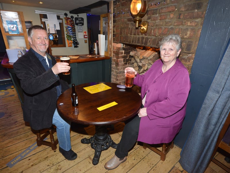 People enjoying being able to meet up inside pubs, cafes and restaurants again after the easing of lockdown restrictions on May 17. Photos taken in Hastings.
Anchor Inn SUS-210517-143638001