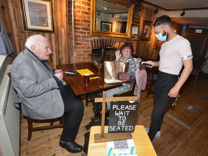People enjoying being able to meet up inside pubs, cafes and restaurants again after the easing of lockdown restrictions on May 17. Photos taken in Hastings.Anchor Inn SUS-210517-143705001