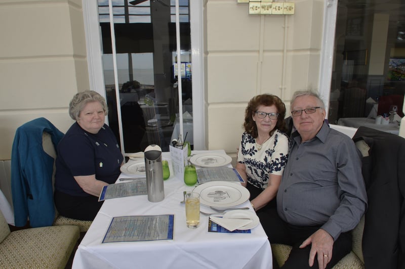 People in Eastbourne are enjoying themselves in pubs, restaurants and hotels after the easing of lockdown restrictions (Photo by Jon Rigby) SUS-210517-151018001