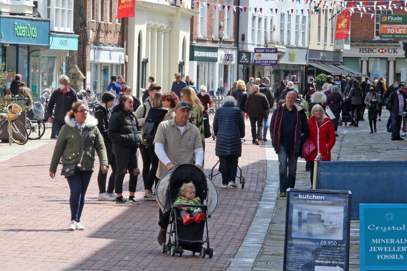 North Street was busy with shoppers. Photo by Derek Martin Photography
