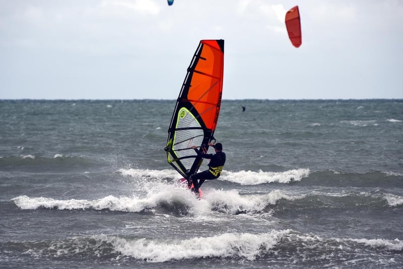Shoreham kitesurfers