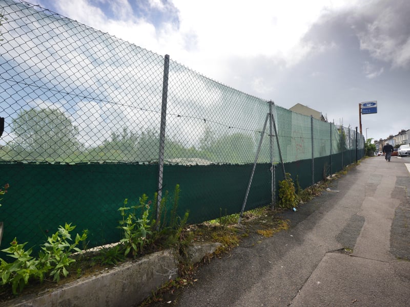 Old Hollingsworth's Ford garage site in Braybrooke Road, Hastings. The garage was demolished in 1999. Pic taken on May 24 2021. SUS-210524-142907001