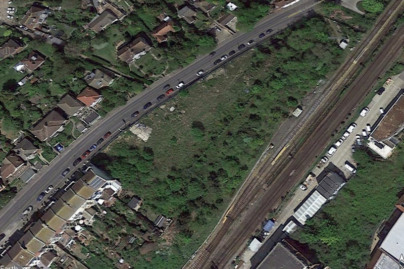 Photo taken from Google Earth.

Old Hollingsworth's Ford garage site in Braybrooke Road, Hastings. The garage was demolished in 1999. SUS-210524-142851001