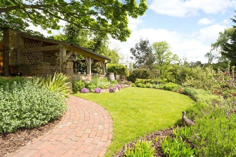 Garden at the old post office turned home in the village of Ratley near Banbury (Image from Rightmove)