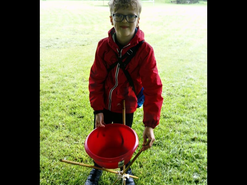 Harvey makes a washing up stand