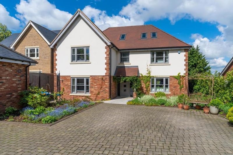 Six bedroom detached house for sale in Berkhamsted