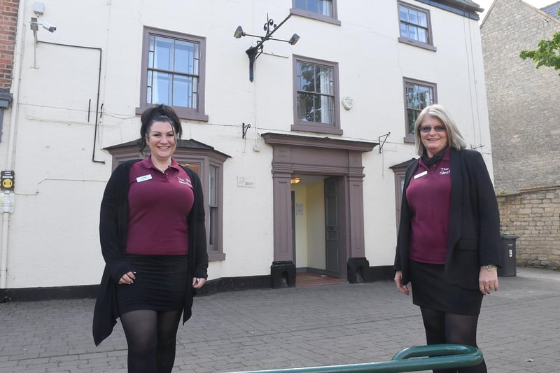The Ivy opens in Sleaford. Managers L-R Emma Woods and Bev Sambridge. EMN-210528-093341001