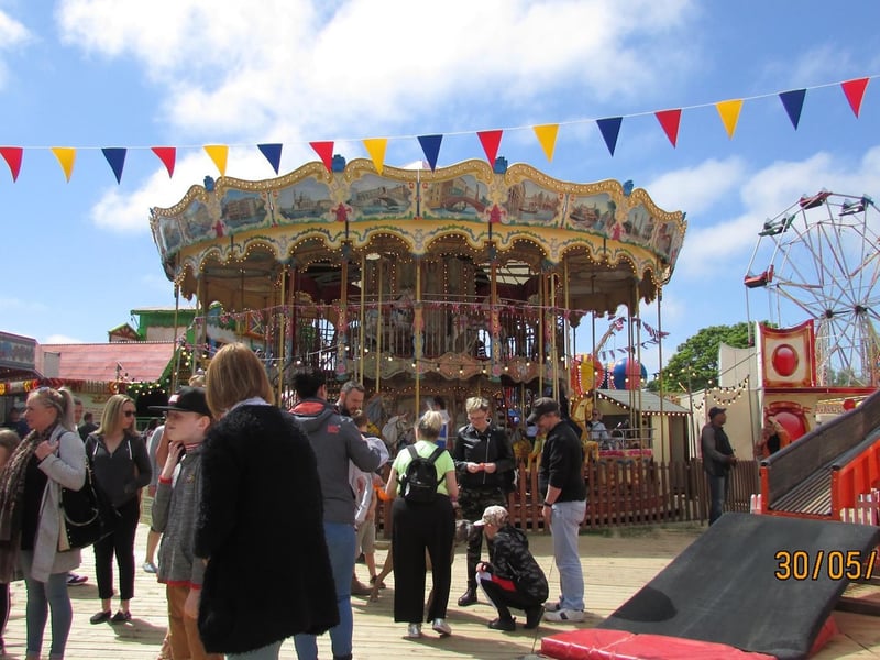 Families exploring the Vintage Fair.