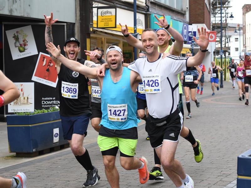 Marathon runners EMN-210531-135845005