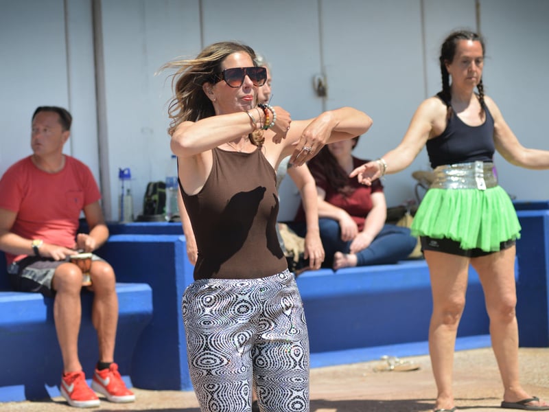 People enjoying the bank holiday sun on May 31.Disco Deb's Beach Boogie on St Leonards seafront. SUS-210531-141411001