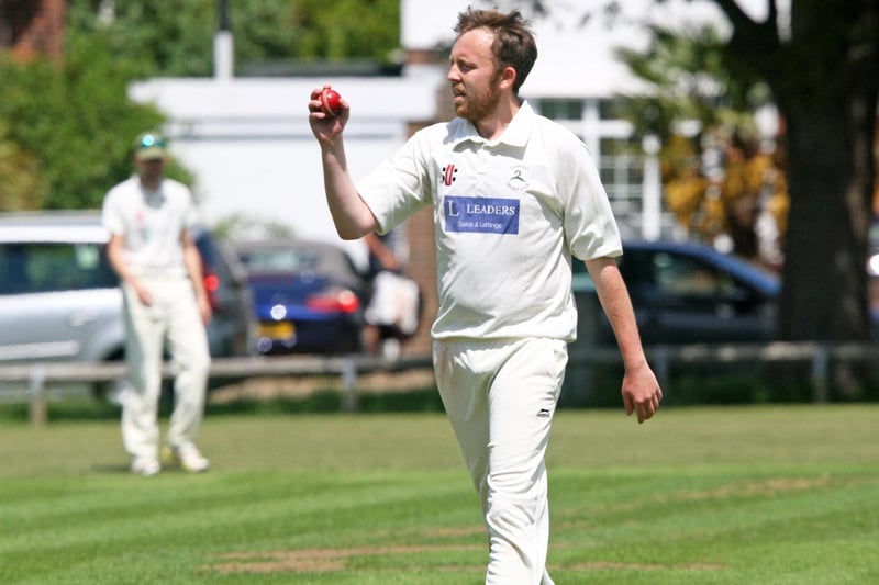 Scott Pedley prepares to bowl for Lindfield