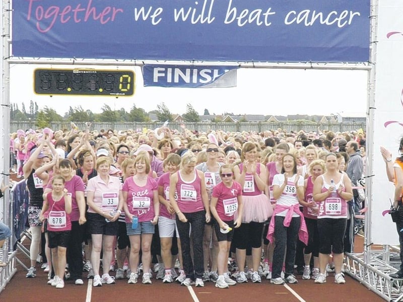 The fundraisers line-up at the start ofthe race.