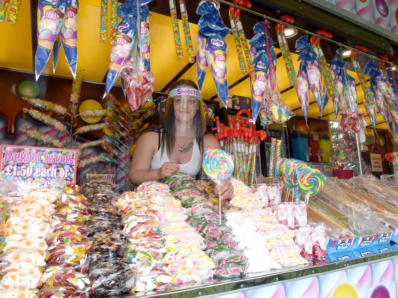 Fun Fair on Sleaford Rec. Stacey Lees on the sweet stall. EMN-211006-082202001