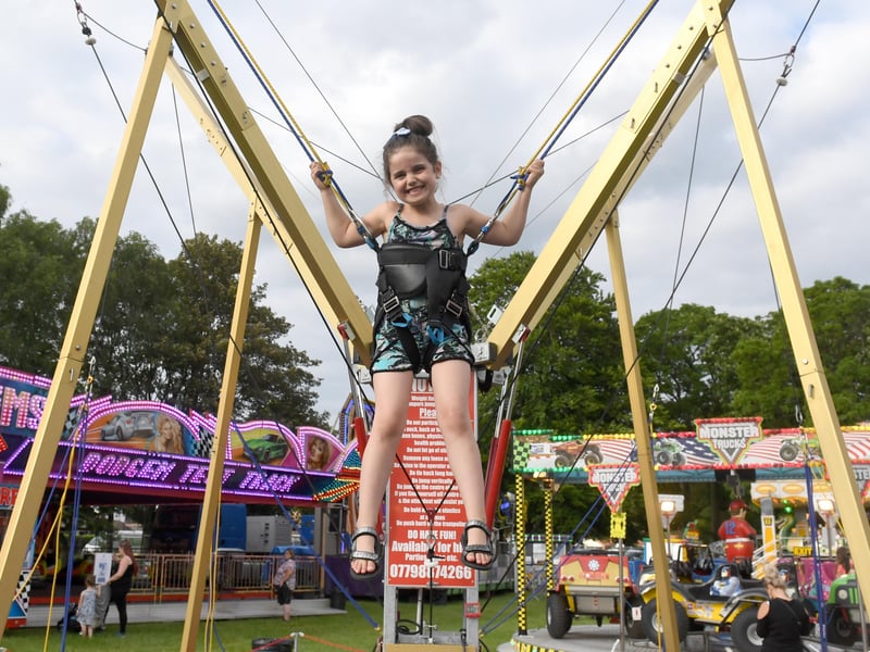 Fun Fair on Sleaford Rec. Olivia Starman 6 of Sleaford EMN-211006-082317001