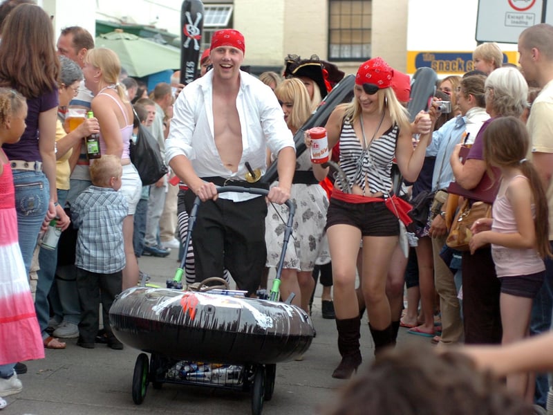 Hastings Old Town Carnival Week 2008.
Pram Race SUS-210420-143148001