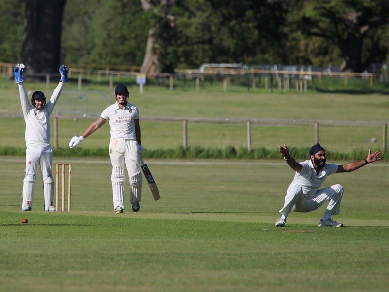 Chichester Priory Park take on Burgess Hill at Goodwood / Pictures: Martin Denyer