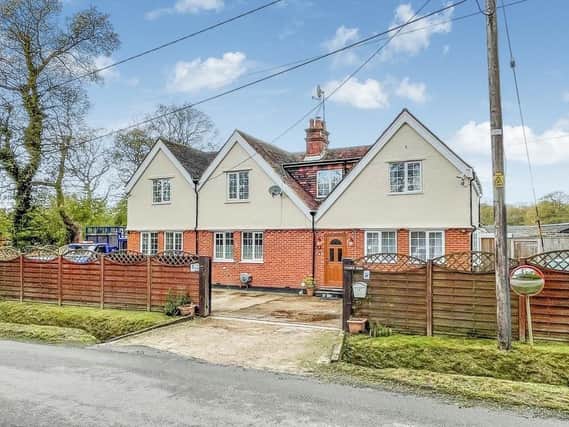 Ifield Houses The £850,000 six-bedroom bedroom house in Ifield Wood for sale with ...