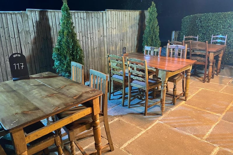 The Oak Barn Bar and Restaurant in Cuckfield Road, Burgess Hill, is a lovingly restored 250 year old barn that serves exceptional meals in charming surroundings.