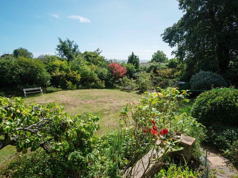 Hill Lodge, Lewes. Picture from Zoopla. SUS-210619-101935001