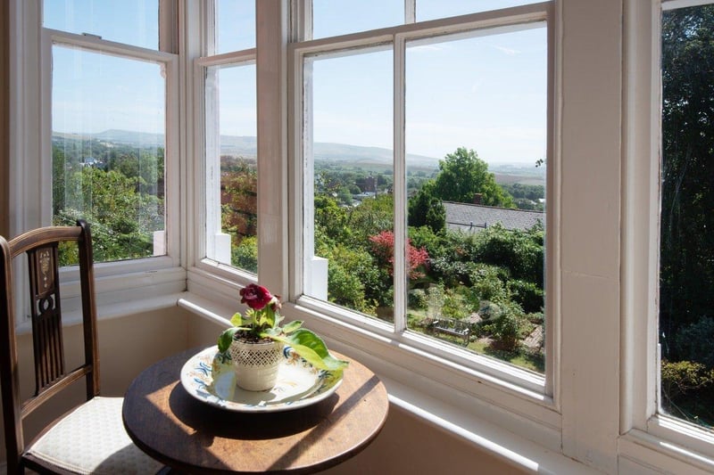 Hill Lodge, Lewes. Picture from Zoopla. SUS-210619-102007001