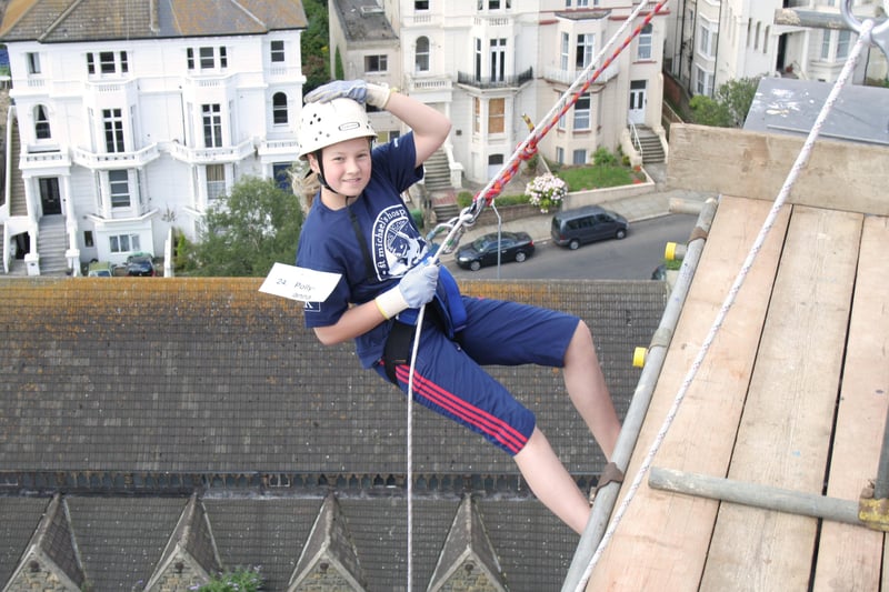 13 year old Pollyanna abseiling down Ocean House for St Michaels Hospice in St Leonard’s.
20/07/08