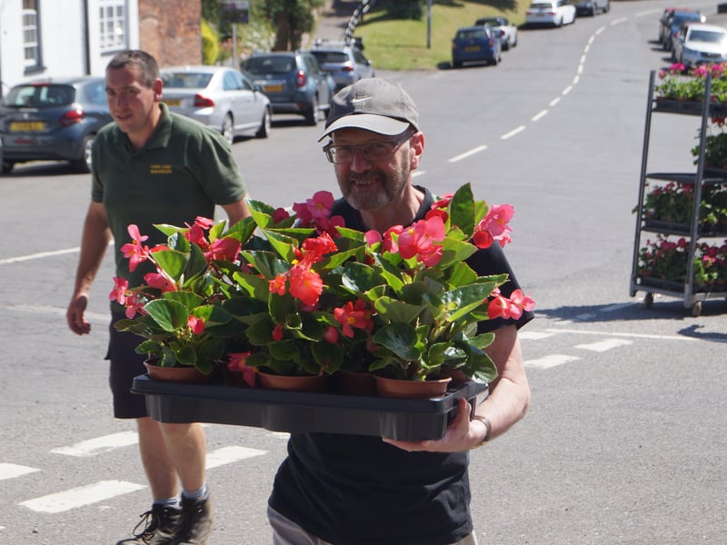 Caistor in Bloom EMN-210621-054509001
