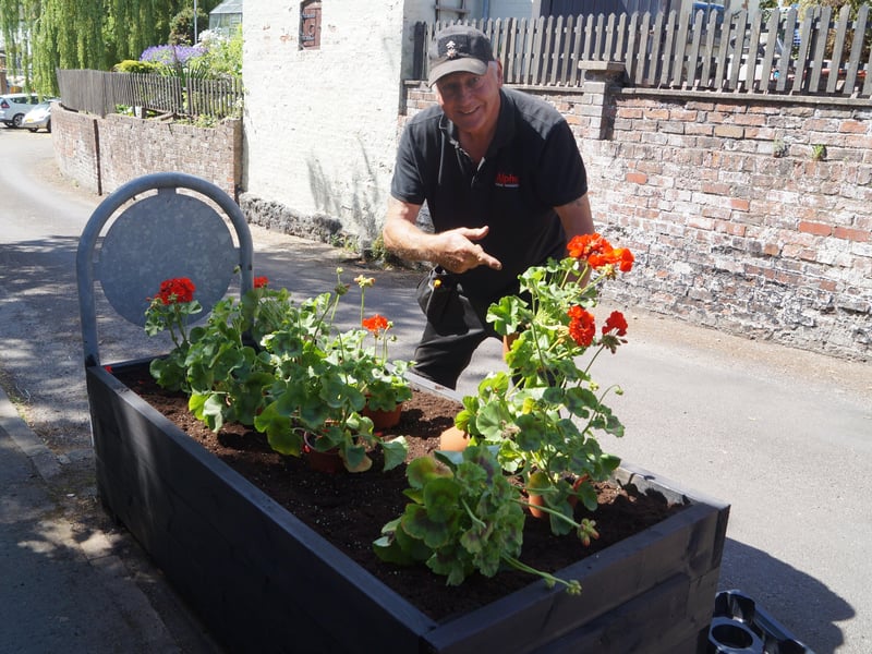 Caistor in Bloom EMN-210621-054531001