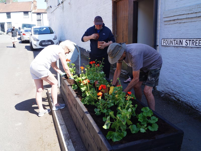 Caistor in Bloom EMN-210621-054520001