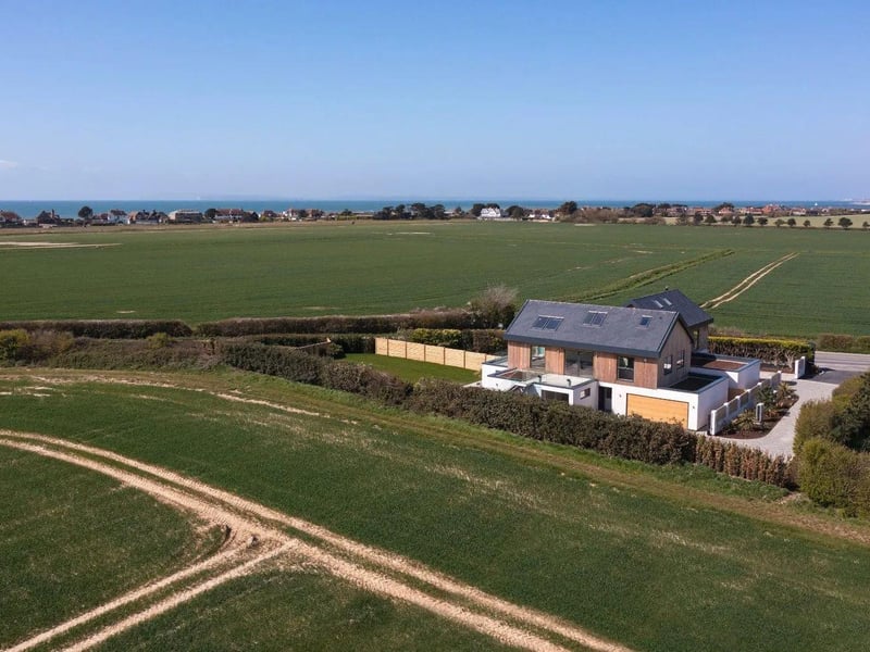 Cakeham Road, West Wittering